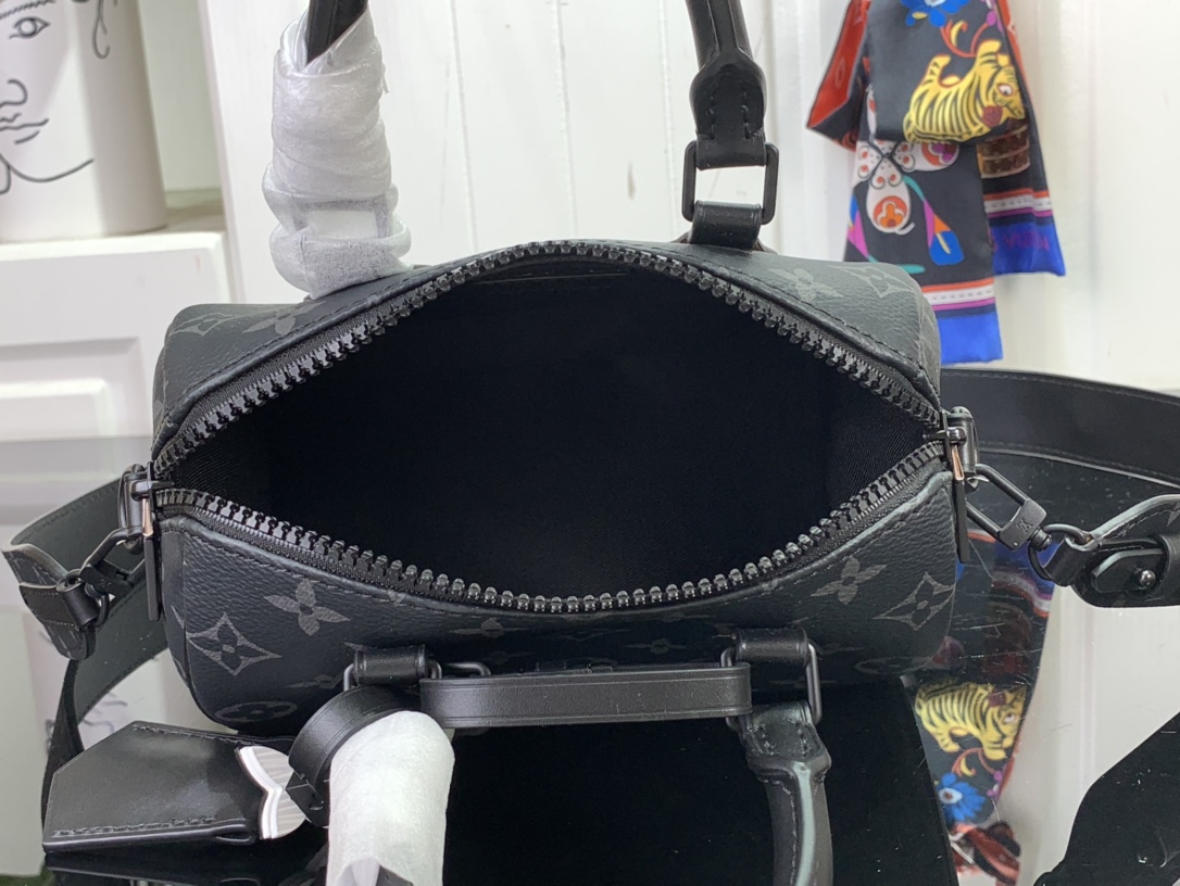 ルイヴィトン バンドリエール 新作 ボストンバッグ Louis Vuitton スピーディ・バンドリエール 18 ブラック M24606 モノグラム・キャンバス ブラック金具 - 画像 (3)
