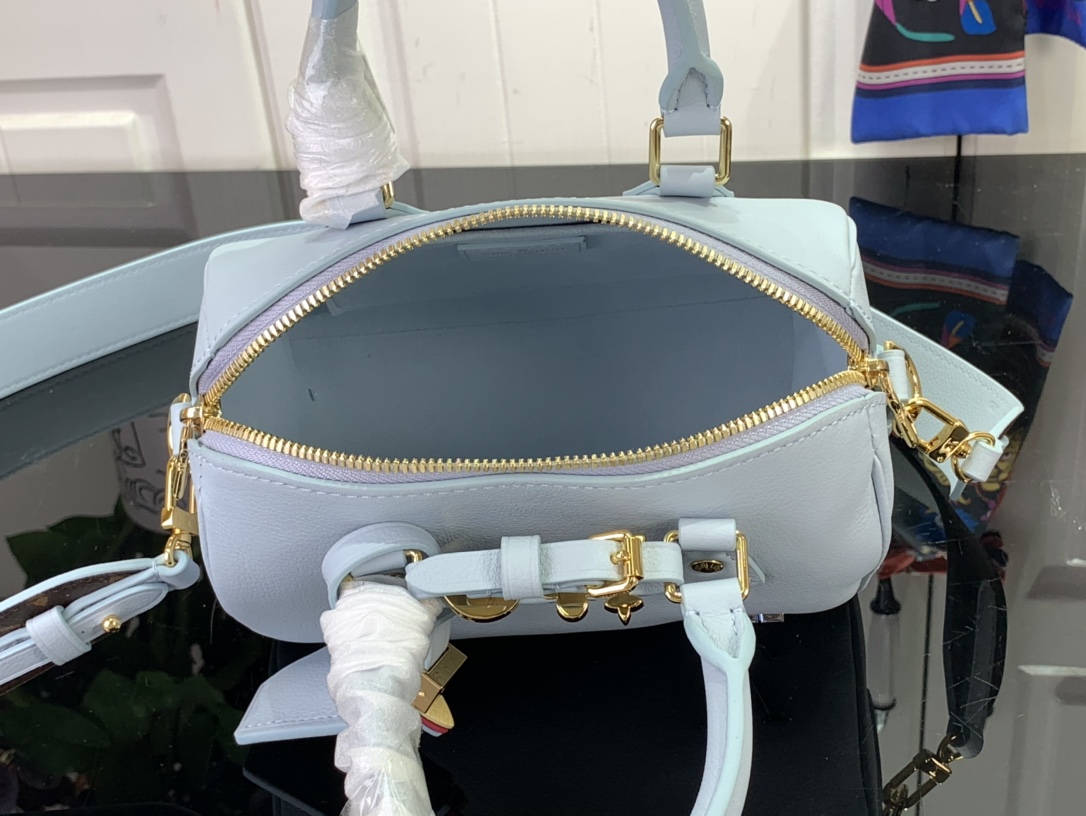 ルイヴィトン バンドリエール 新作 ボストンバッグ Louis Vuitton スピーディ・バンドリエール 18 オランプ ブルー M24598 トリヨンレザー ゴールド金具 - 画像 (3)