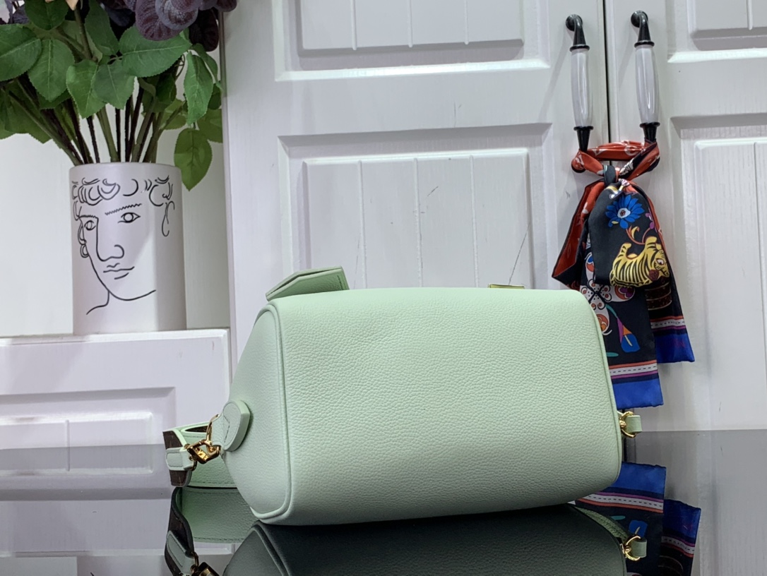ルイヴィトン バンドリエール 新作 ボストンバッグ Louis Vuitton スピーディ・バンドリエール 18 ジェイド グリーン M24598 トリヨンレザー ゴールド金具 - 画像 (7)