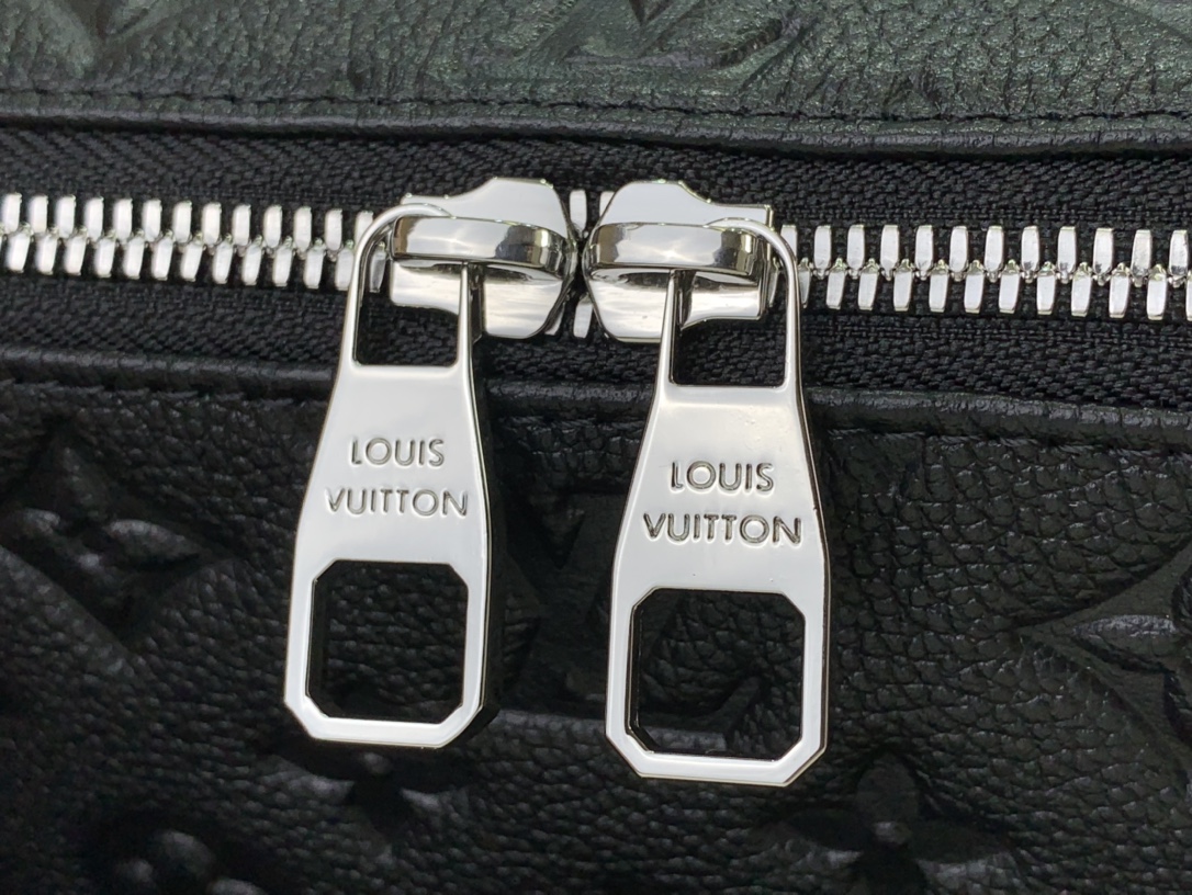 ルイヴィトン バスルームポーチ 新作 Louis Vuitton トイレタリー・バッグ ノワール M11750 モノグラム・アンプラント レザー シルバー金具 - 画像 (9)