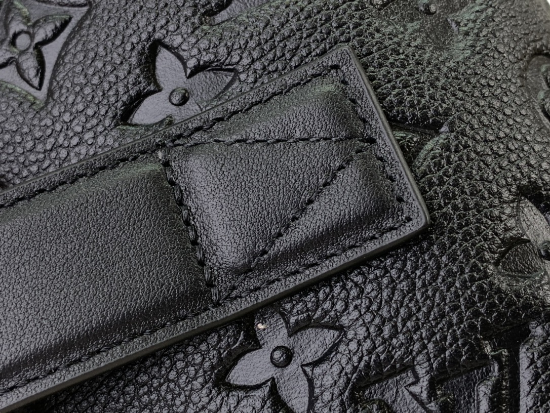 ルイヴィトン バスルームポーチ 新作 Louis Vuitton トイレタリー・バッグ ノワール M11750 モノグラム・アンプラント レザー シルバー金具 - 画像 (8)