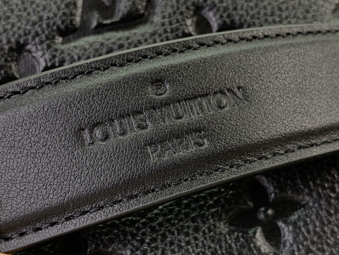 ルイヴィトン バスルームポーチ 新作 Louis Vuitton トイレタリー・バッグ ノワール M11750 モノグラム・アンプラント レザー シルバー金具 - 画像 (7)