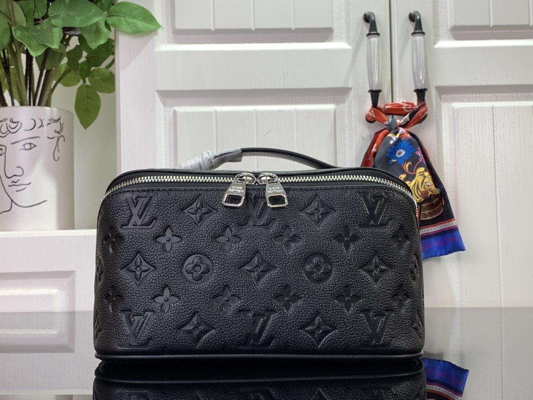 ルイヴィトン バスルームポーチ 新作 Louis Vuitton トイレタリー・バッグ ノワール M11750 モノグラム・アンプラント レザー シルバー金具 - 画像 (6)