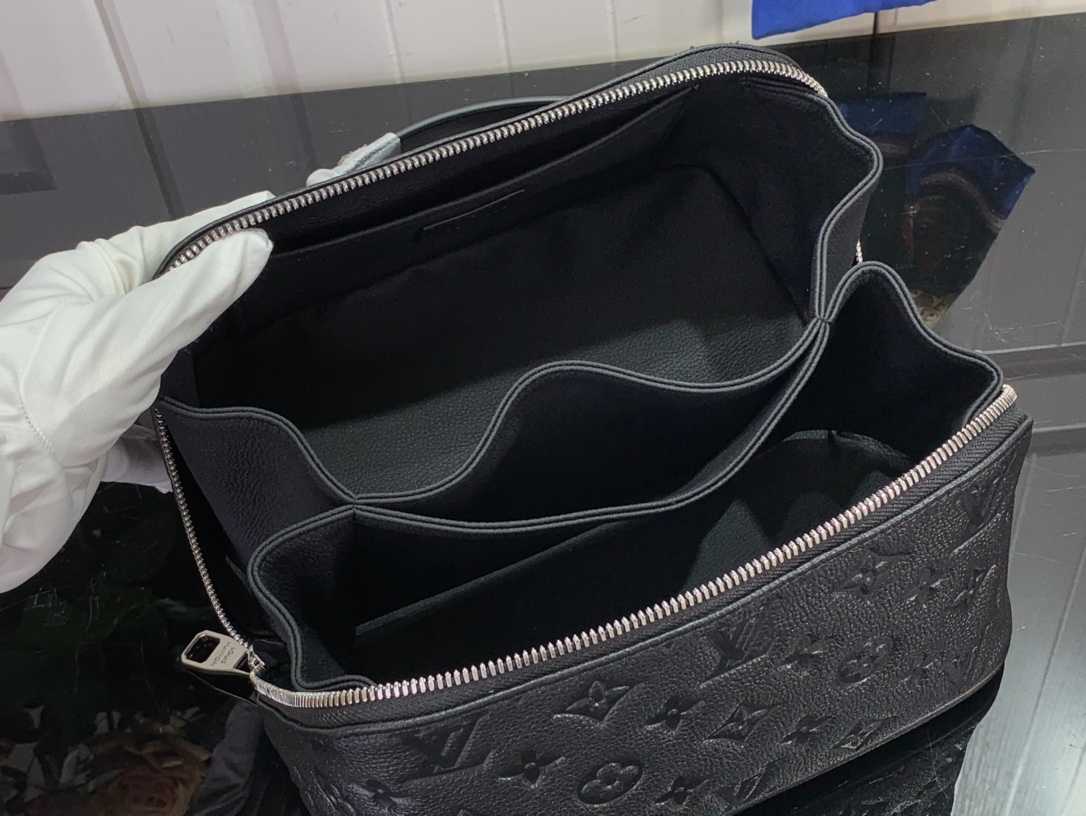 ルイヴィトン バスルームポーチ 新作 Louis Vuitton トイレタリー・バッグ ノワール M11750 モノグラム・アンプラント レザー シルバー金具 - 画像 (3)