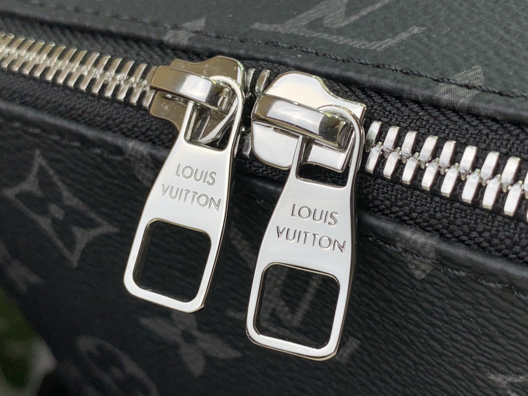ルイヴィトン バスルームポーチ 新作 Louis Vuitton トイレタリー・バッグ ブラック M11508 モノグラム・エクスリプス キャンバス シルバー金具 - 画像 (6)