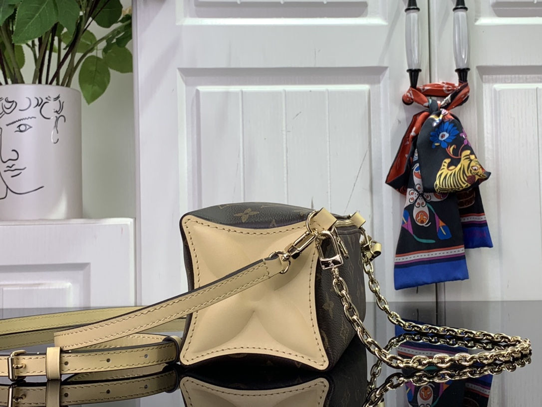 ルイヴィトン ポーチ 新作 Louis Vuitton ブルームポーチ バナナ イエロー M11672 モノグラム・キャンバス ゴールド金具 - 画像 (9)