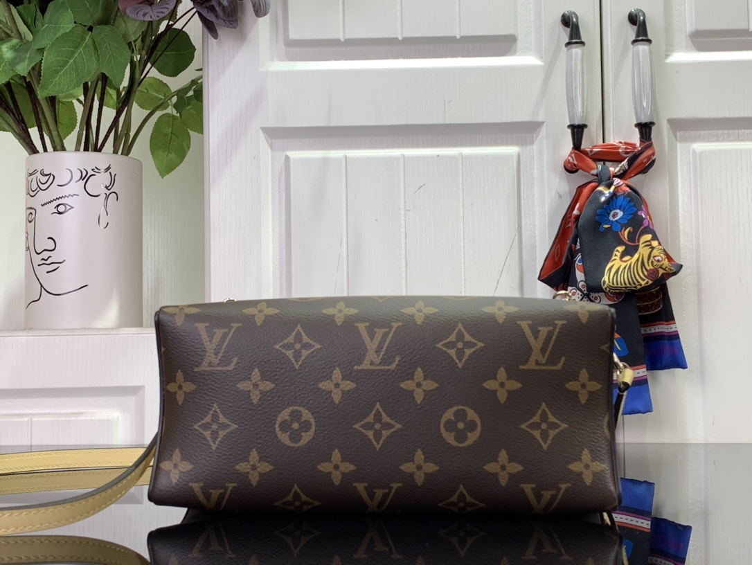 ルイヴィトン ポーチ 新作 Louis Vuitton ブルームポーチ バナナ イエロー M11672 モノグラム・キャンバス ゴールド金具 - 画像 (6)