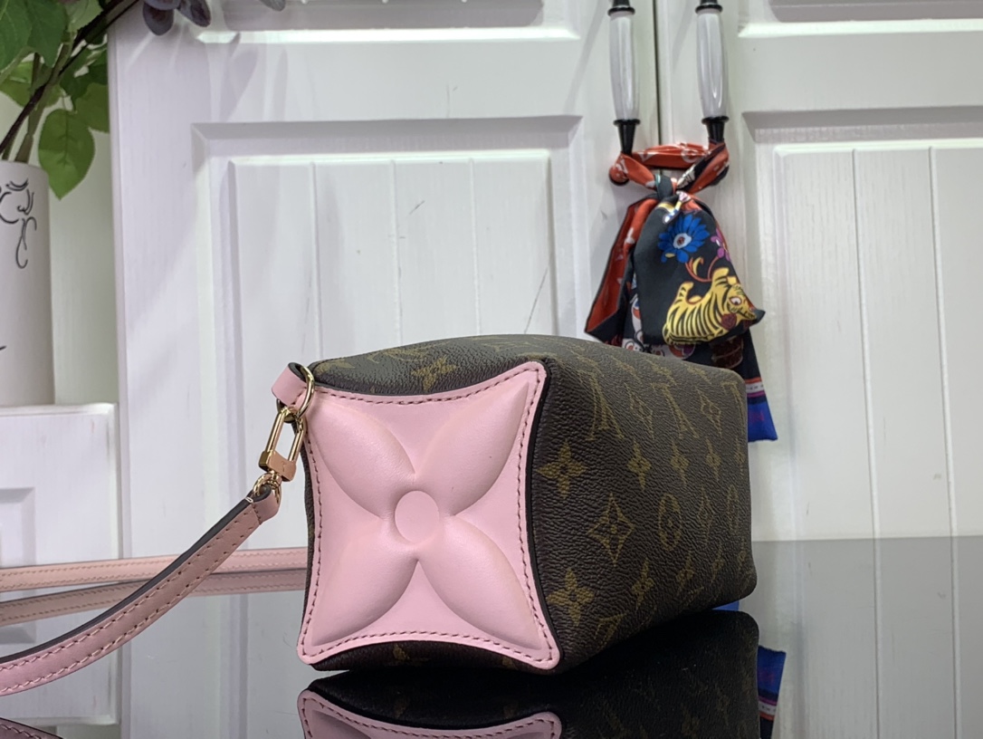 ルイヴィトン ポーチ 新作 Louis Vuitton ブルームポーチ ローズ ジャスマン M11303 モノグラム・キャンバス ゴールド金具 - 画像 (8)