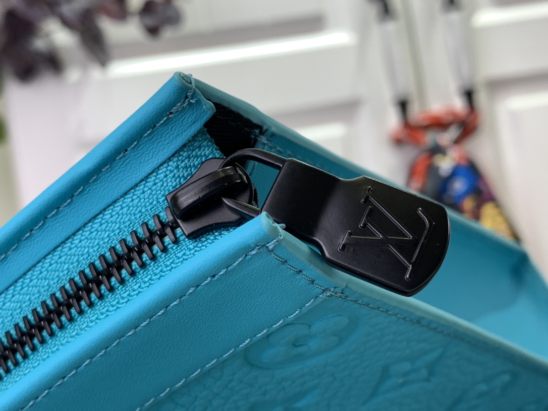 ルイヴィトン クラッチバッグ 新作 Louis Vuitton ポシェット・ヴォワヤージュ MM ターコイズ M11466 モノグラム・パターン ブラック金具 - 画像 (6)