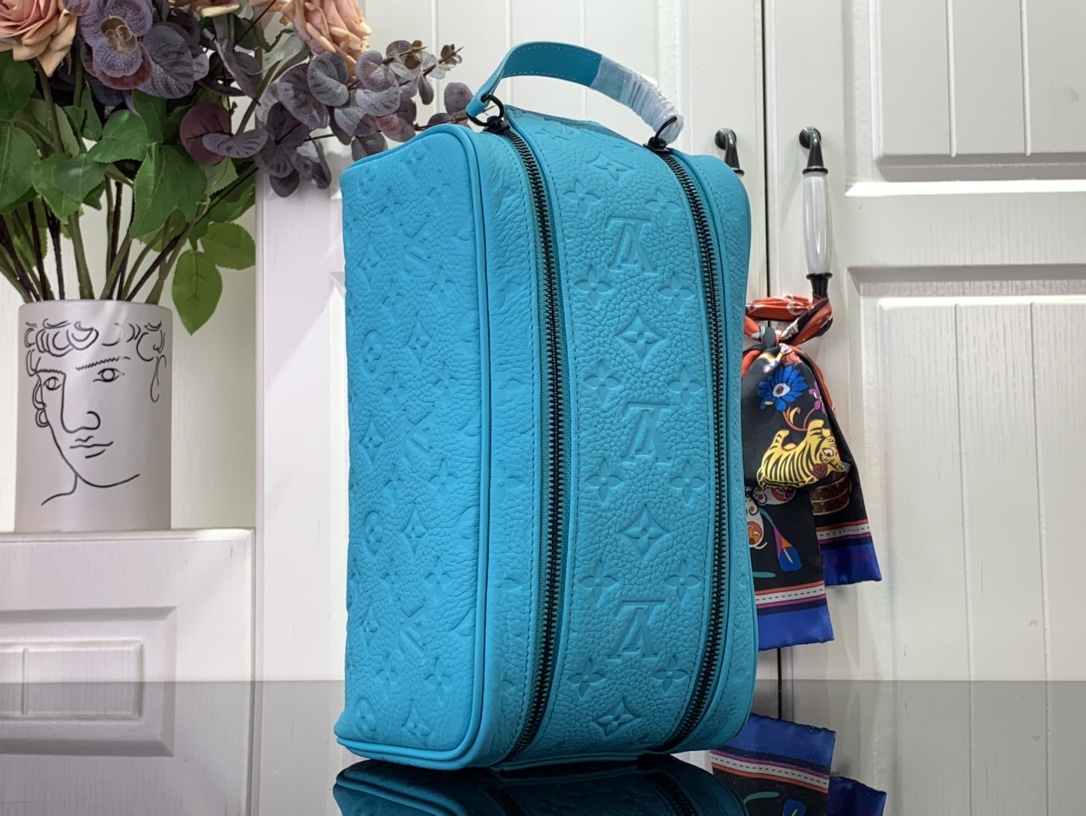 ルイヴィトン バスルームポーチ 新作 Louis Vuitton ドップ・キット ターコイズ M44494 モノグラム・パターン ブラック金具 - 画像 (4)