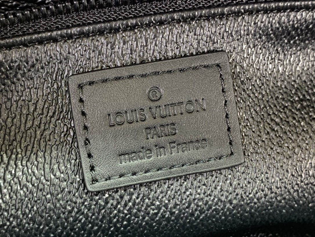 ルイヴィトン バスルームポーチ 新作 Louis Vuitton ドップ・キット ターコイズ M44494 モノグラム・パターン ブラック金具 - 画像 (2)