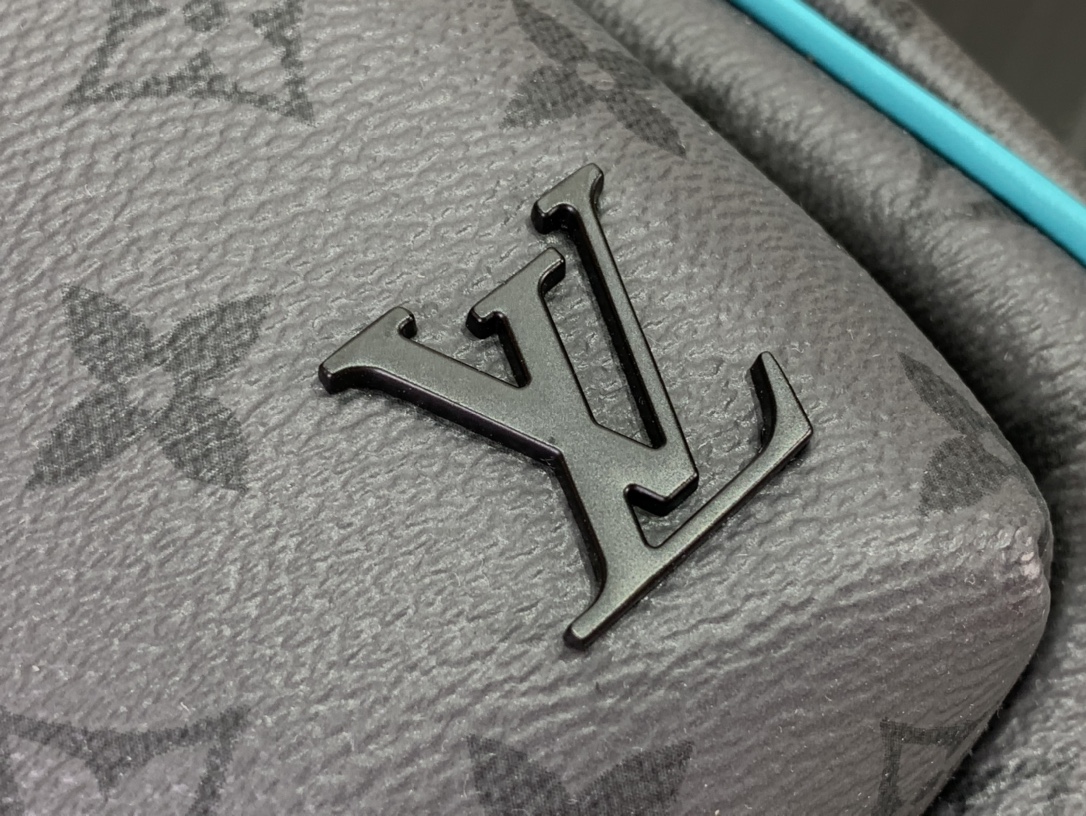 ルイヴィトン スリングバッグ 新作 Louis Vuitton アヴェニュー・スリングバッグ PM ターコイズ M11703 モノグラム・エクリプス リバース キャンバス ブラック金具 - 画像 (4)