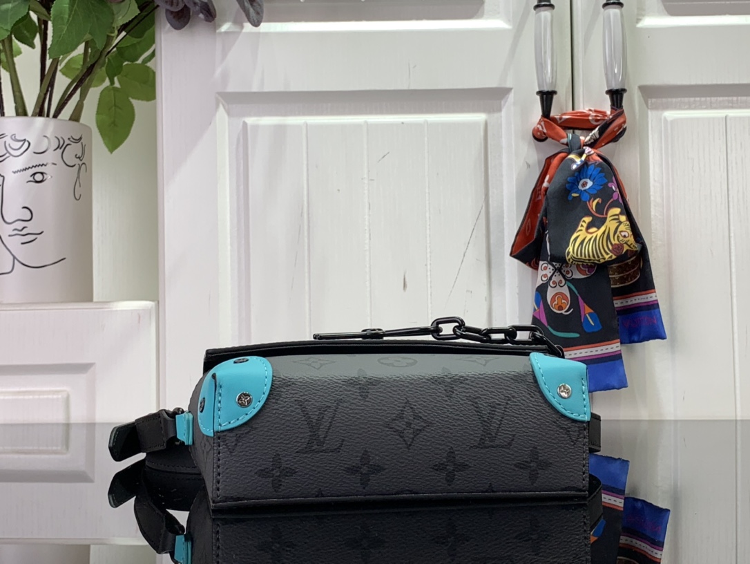 ルイヴィトン スティーマー 新作 Louis Vuitton スティーマー・ウェアラブル ウォレット ターコイズ M11496 モノグラム・エクリプス リバース キャンバス ブラック金具 - 画像 (7)