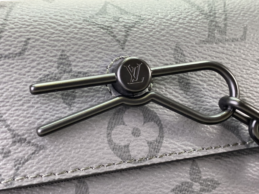 ルイヴィトン スティーマー 新作 Louis Vuitton スティーマー・ウェアラブル ウォレット ターコイズ M11496 モノグラム・エクリプス リバース キャンバス ブラック金具 - 画像 (6)