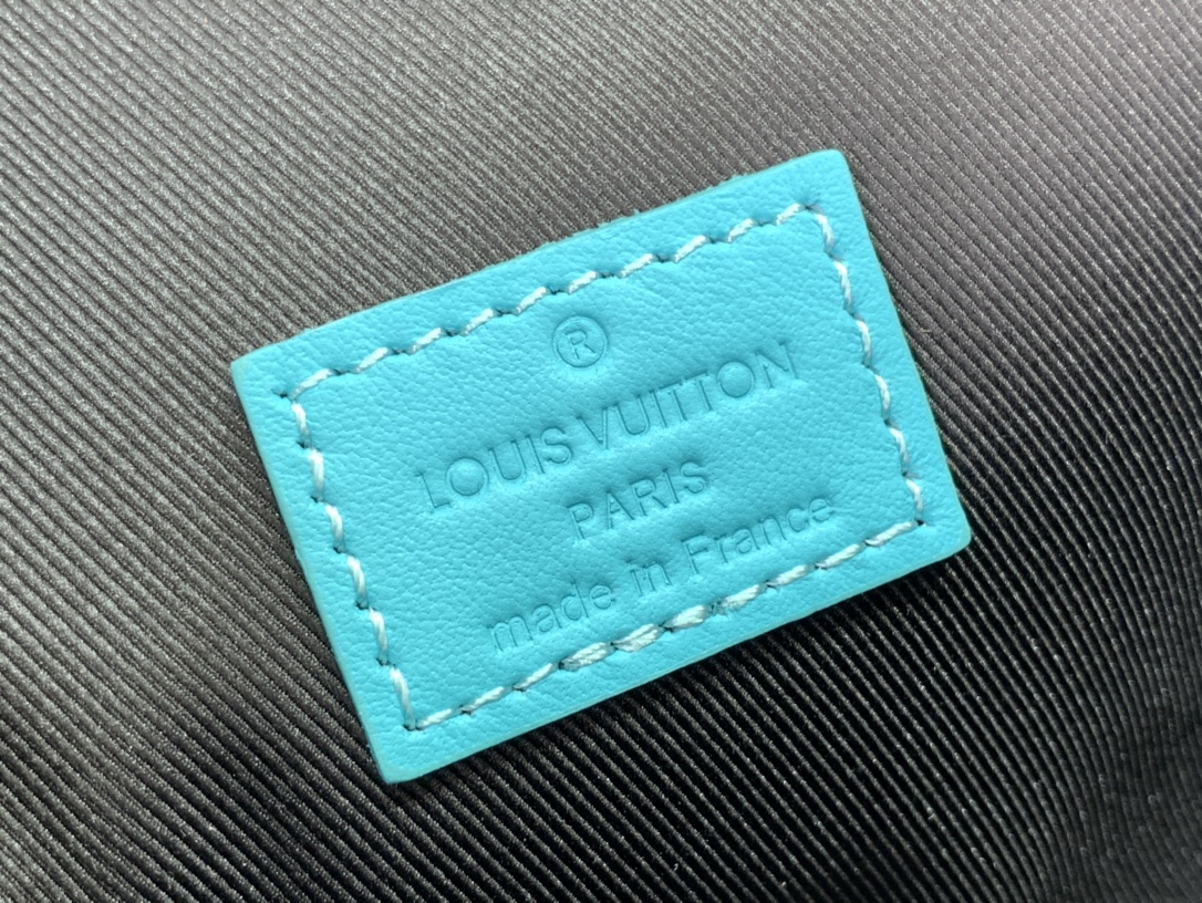 ルイヴィトン スティーマー 新作 Louis Vuitton スティーマー・ウェアラブル ウォレット ターコイズ M11496 モノグラム・エクリプス リバース キャンバス ブラック金具 - 画像 (2)