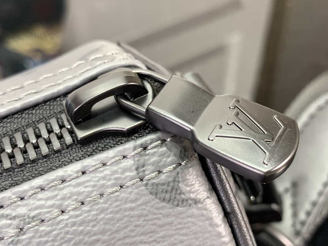 ルイヴィトン バンドリエール 新作 Louis Vuitton キーポル・バンドリエール 25 ターコイズ M11645 モノグラム・エクリプス ブラック金具 ボストンバッグ - 画像 (6)