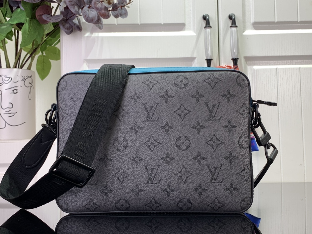 ルイヴィトン メッセンジャーバッグ 新作 Louis Vuitton トリオ・メッセンジャー ターコイズ M11648 モノグラム・エクリプス ブラック金具 - 画像 (8)