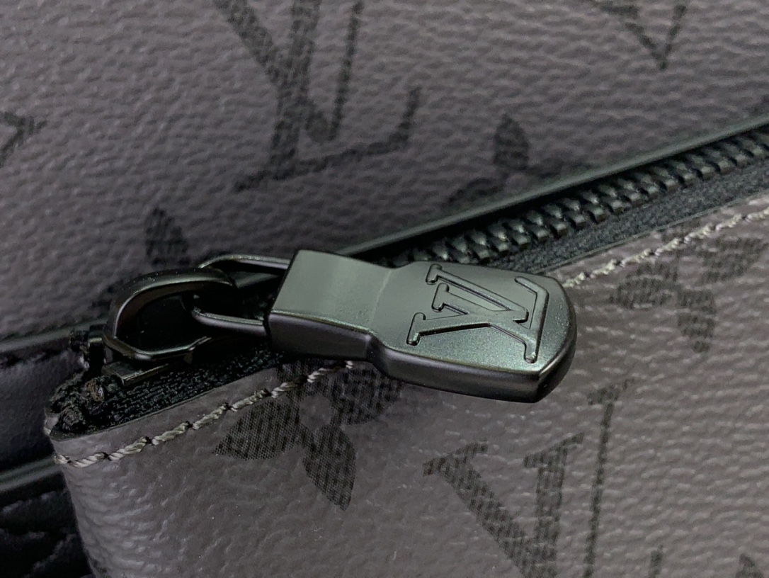 ルイヴィトン メッセンジャーバッグ 新作 Louis Vuitton トリオ・メッセンジャー ターコイズ M11648 モノグラム・エクリプス ブラック金具 - 画像 (6)