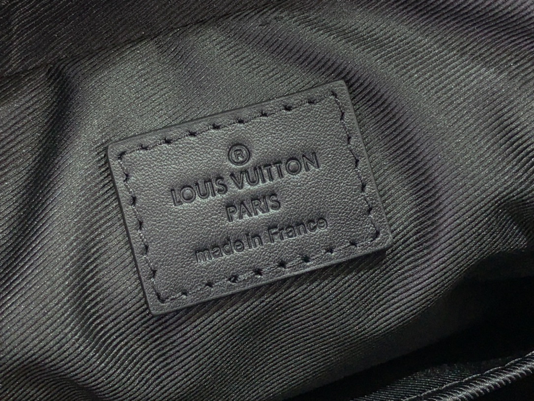 ルイヴィトン メッセンジャーバッグ 新作 Louis Vuitton トリオ・メッセンジャー ターコイズ M11648 モノグラム・エクリプス ブラック金具 - 画像 (2)