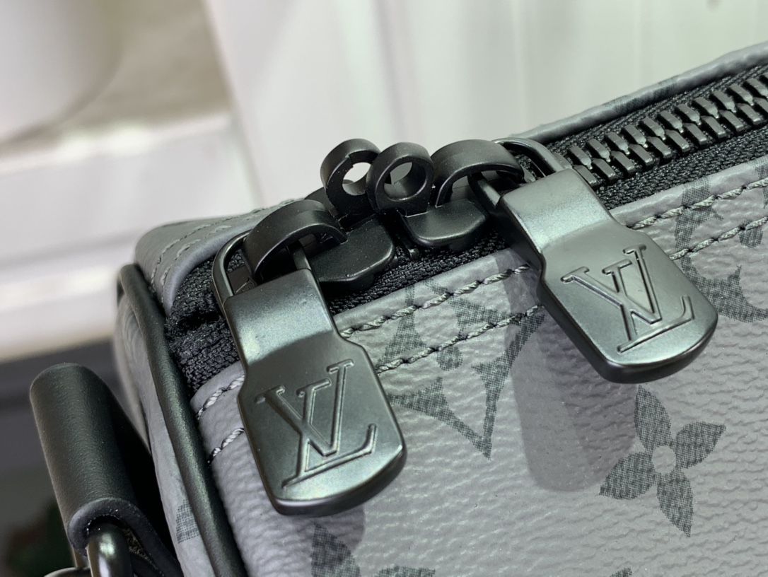 ルイヴィトン バンドリエール 新作 Louis Vuitton キーポル・バンドリエール 45 ターコイズ M11481 モノグラム・エクリプス ブラック金具 ボストンバッグ - 画像 (5)