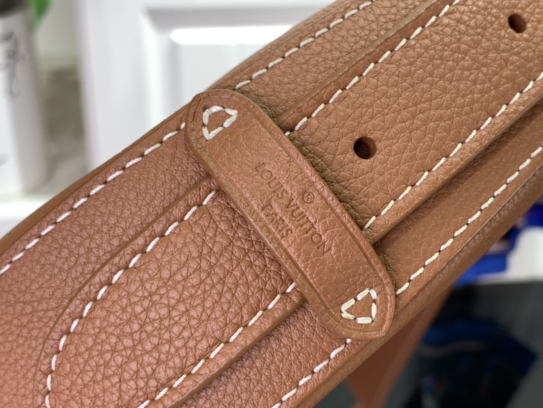 ルイヴィトン バムバッグ 新作 Louis Vuitton Low Key Bumbag コニャック M83546 グレインカーフレザー ゴールド金具 - 画像 (5)
