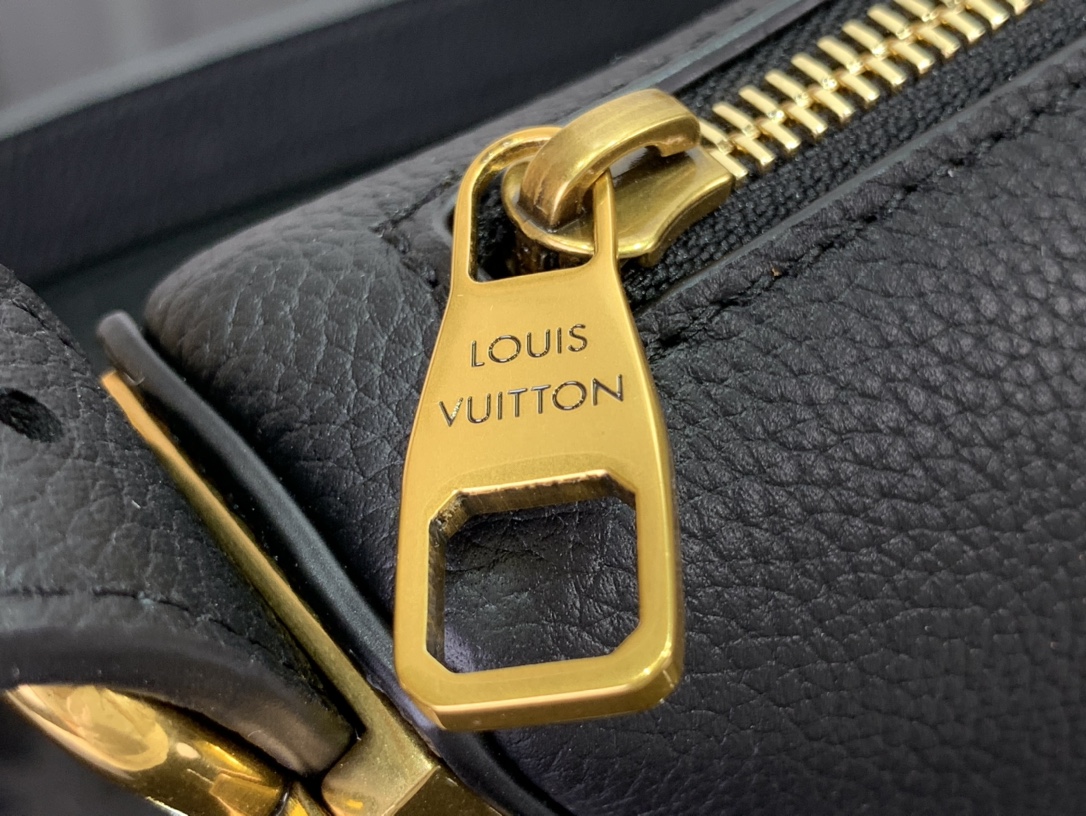 ルイヴィトン バムバッグ 新作 Louis Vuitton Low Key Bumbag ブラック M11429 グレインカーフレザー ゴールド金具 - 画像 (6)