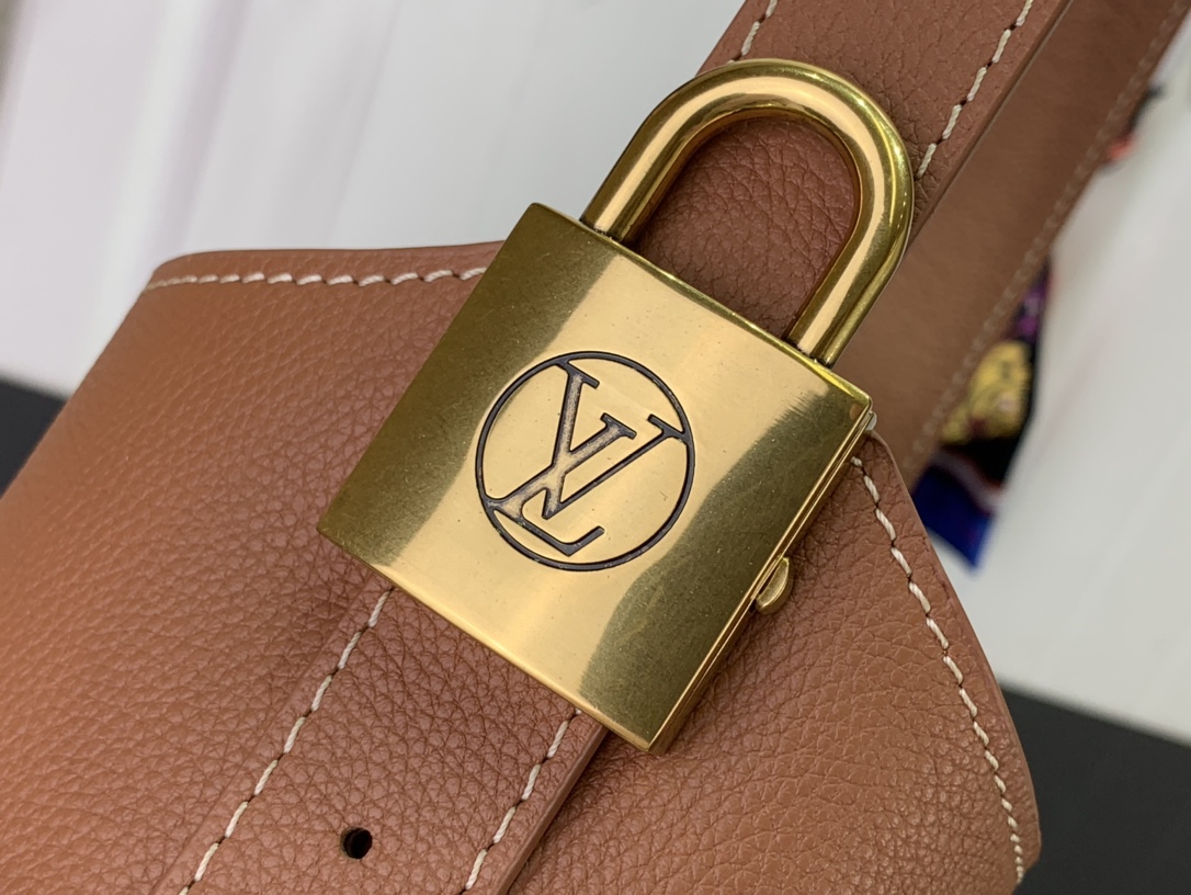 ルイヴィトン ホーボーバッグ 新作 Louis Vuitton ロウキー・ホーボー PM コニャック M25354 カーフレザー ゴールド金具 - 画像 (4)