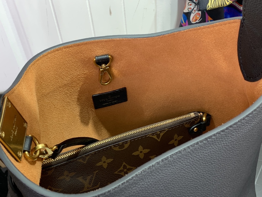 ルイヴィトン ホーボーバッグ 新作 Louis Vuitton ロウキー・ホーボー PM ブラック M25352 カーフレザー ゴールド金具 - 画像 (3)
