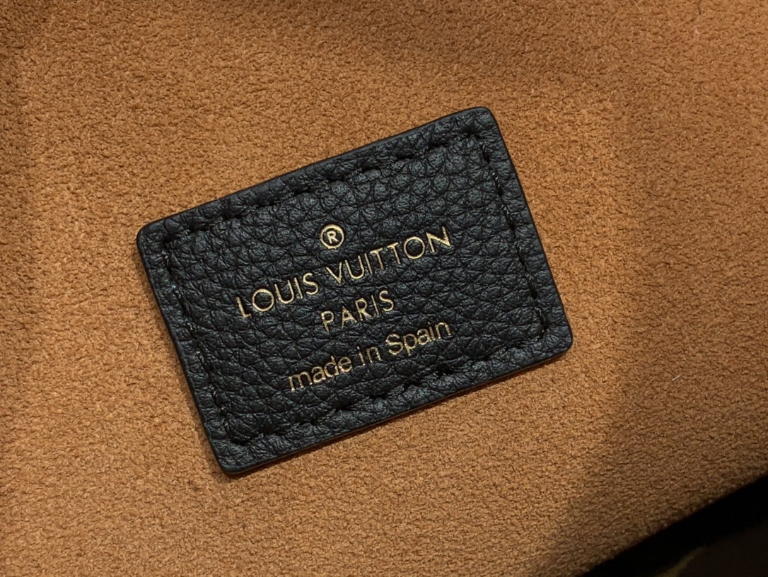 ルイヴィトン ホーボーバッグ 新作 Louis Vuitton ロウキー・ホーボー PM ブラック M25352 カーフレザー ゴールド金具 - 画像 (2)