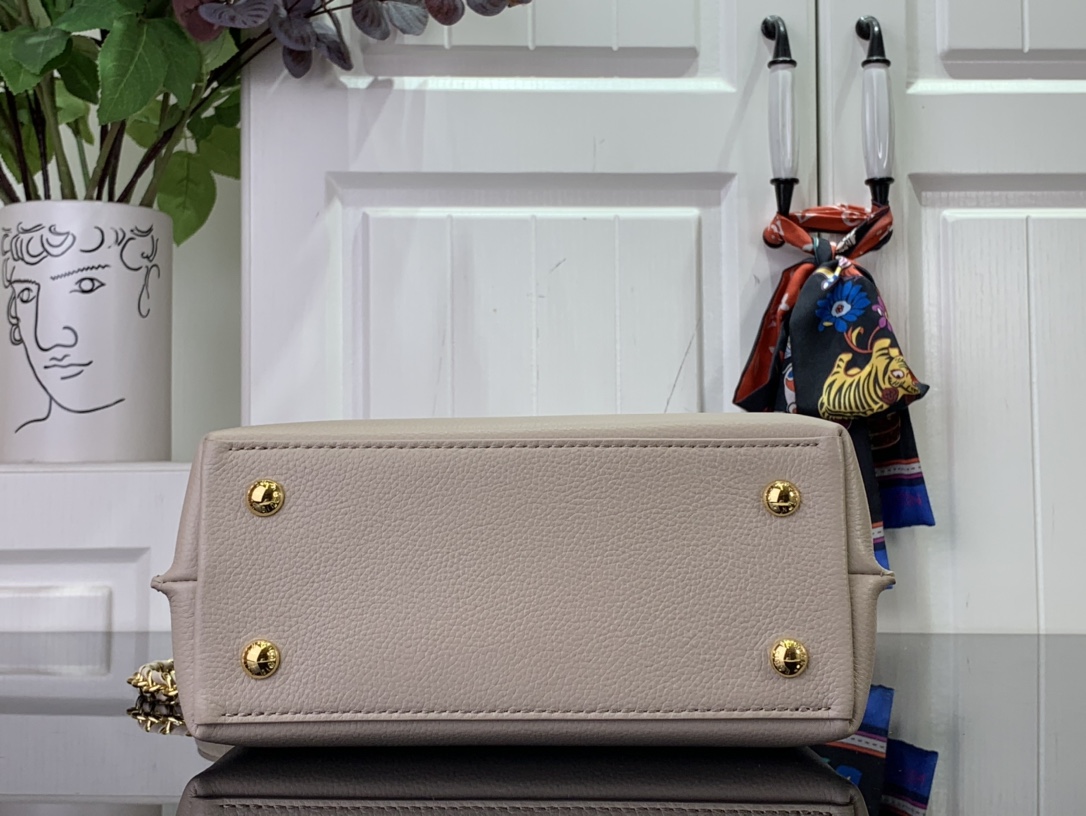 ルイヴィトン ハンドバッグ 新作 Louis Vuitton ロックミー・エヴァー MINI Gris Colombe/Quartz M23442 グレインカーフレザー ゴールド金具 - 画像 (7)