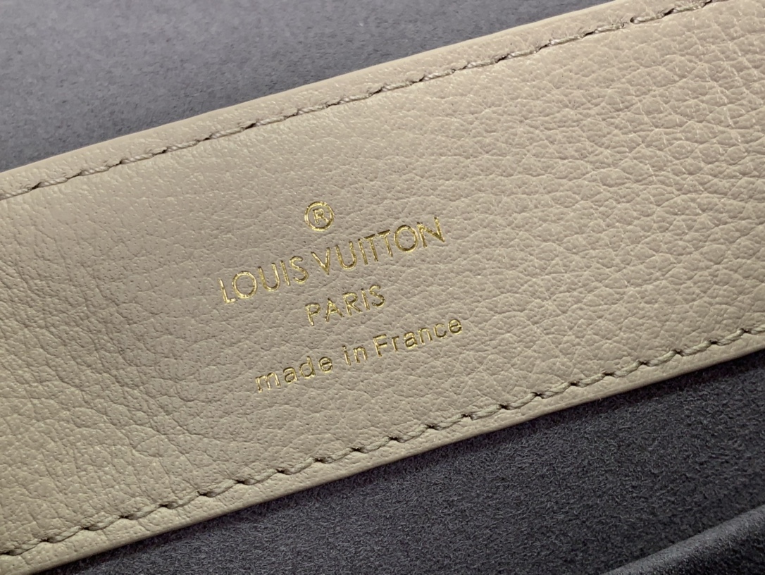 ルイヴィトン ハンドバッグ 新作 Louis Vuitton ロックミー・エヴァー MINI Gris Colombe/Quartz M23442 グレインカーフレザー ゴールド金具 - 画像 (2)