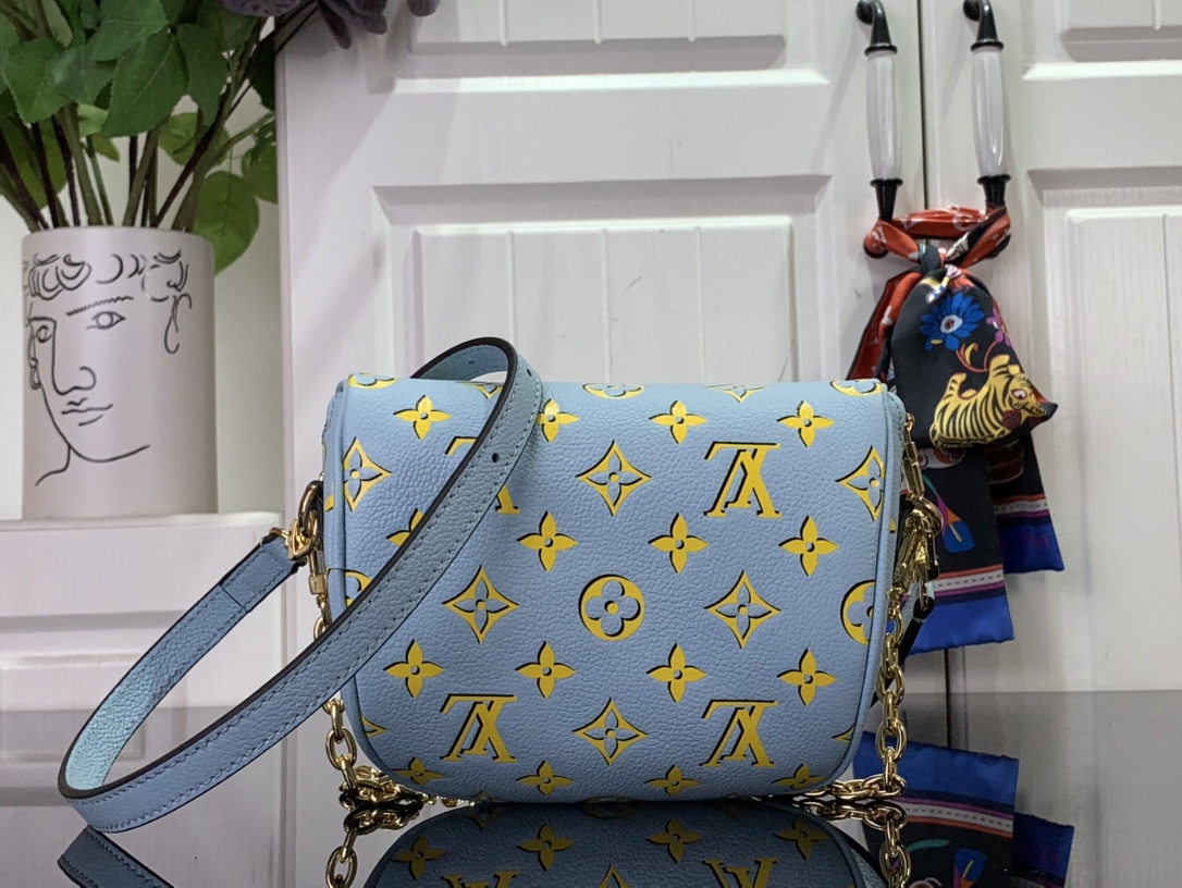 ルイヴィトン バムバッグ 新作 Louis Vuitton ミニ バムバッグ ベビー ブルー M83694 モノグラム・アンプラント レザー ゴールド金具 - 画像 (8)