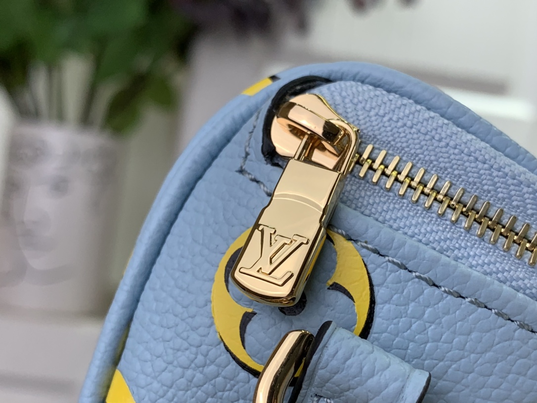 ルイヴィトン バムバッグ 新作 Louis Vuitton ミニ バムバッグ ベビー ブルー M83694 モノグラム・アンプラント レザー ゴールド金具 - 画像 (5)
