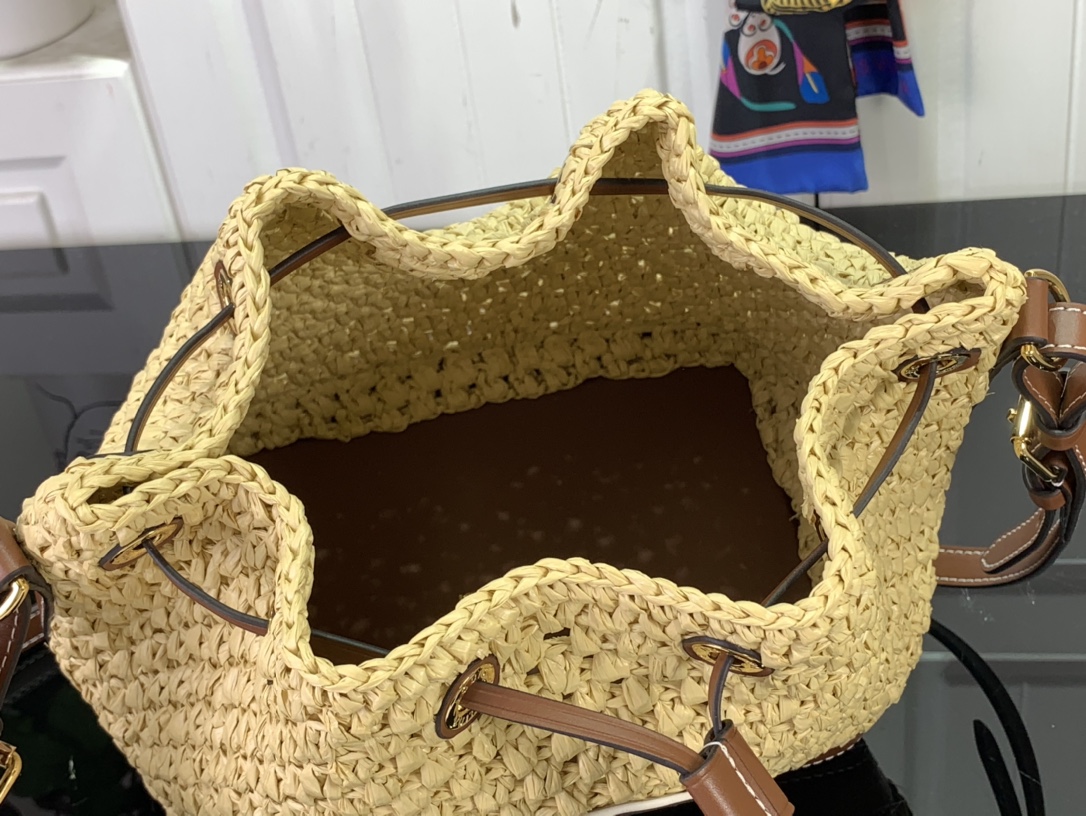ルイヴィトン ショルダーバッグ 新作 Louis Vuitton ノエ BB 2024新作 ナチュラル / タン M24722 ラフィア(ヤシ) ゴールド金具 - 画像 (3)