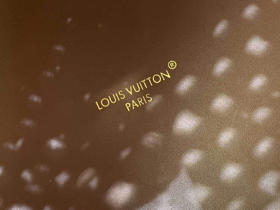 ルイヴィトン ショルダーバッグ 新作 Louis Vuitton ノエ BB 2024新作 ナチュラル / タン M24722 ラフィア(ヤシ) ゴールド金具 - 画像 (2)