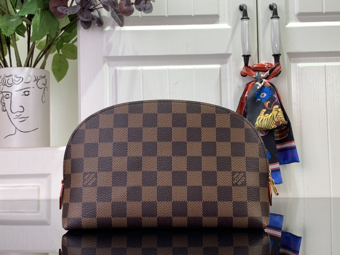 ルイヴィトン 化粧ポーチ 新作 Louis Vuitton ポシェット・コスメティック MM ブラウン M46579 ダミエ・キャンバス ゴールド金具 - 画像 (8)