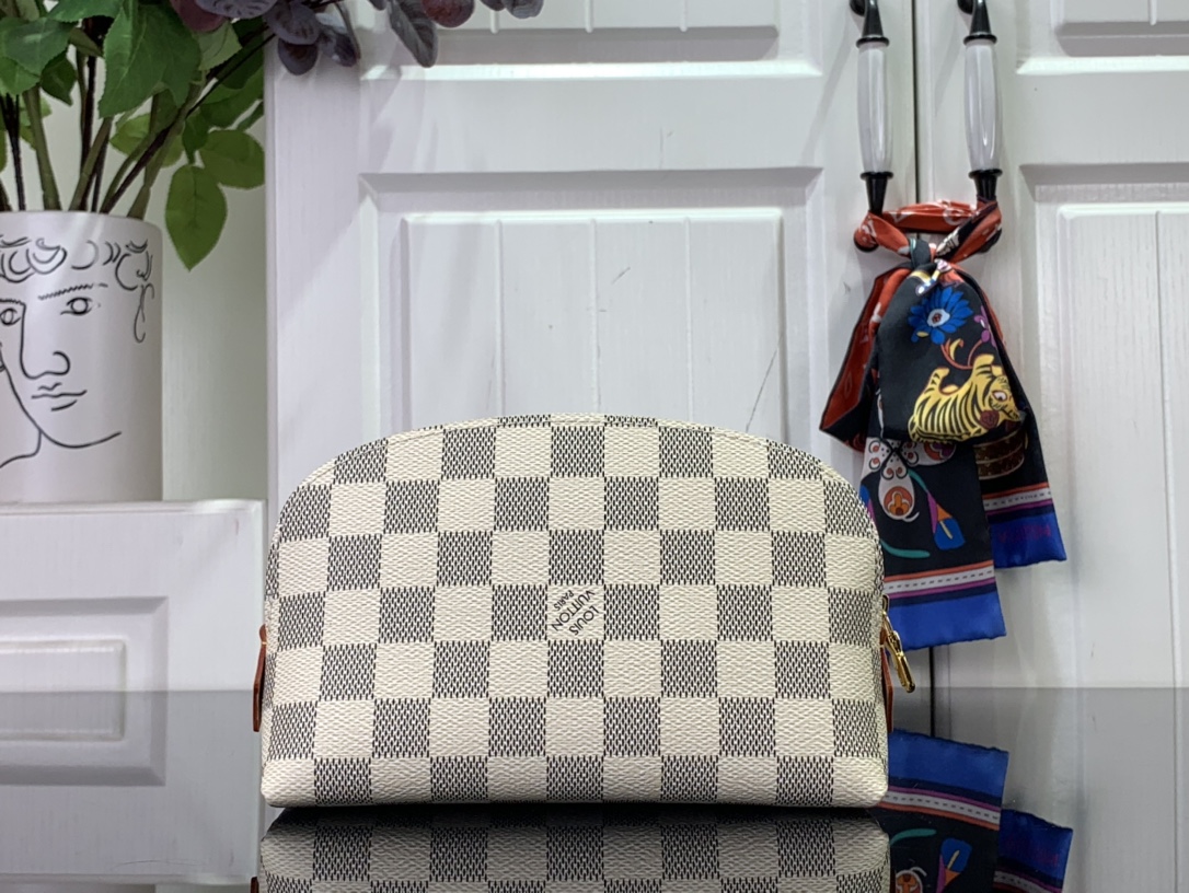ルイヴィトン 化粧ポーチ 新作 Louis Vuitton ポシェット・コスメティック PM ダミエアズール N60024 ダミエ・アズール キャンバス ゴールド金具 - 画像 (8)