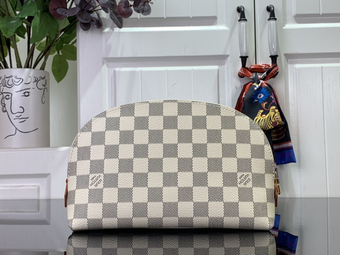 ルイヴィトン 化粧ポーチ 新作 Louis Vuitton ポシェット・コスメティック MM ダミエアズール M46579 ダミエ・アズール キャンバス ゴールド金具 - 画像 (8)