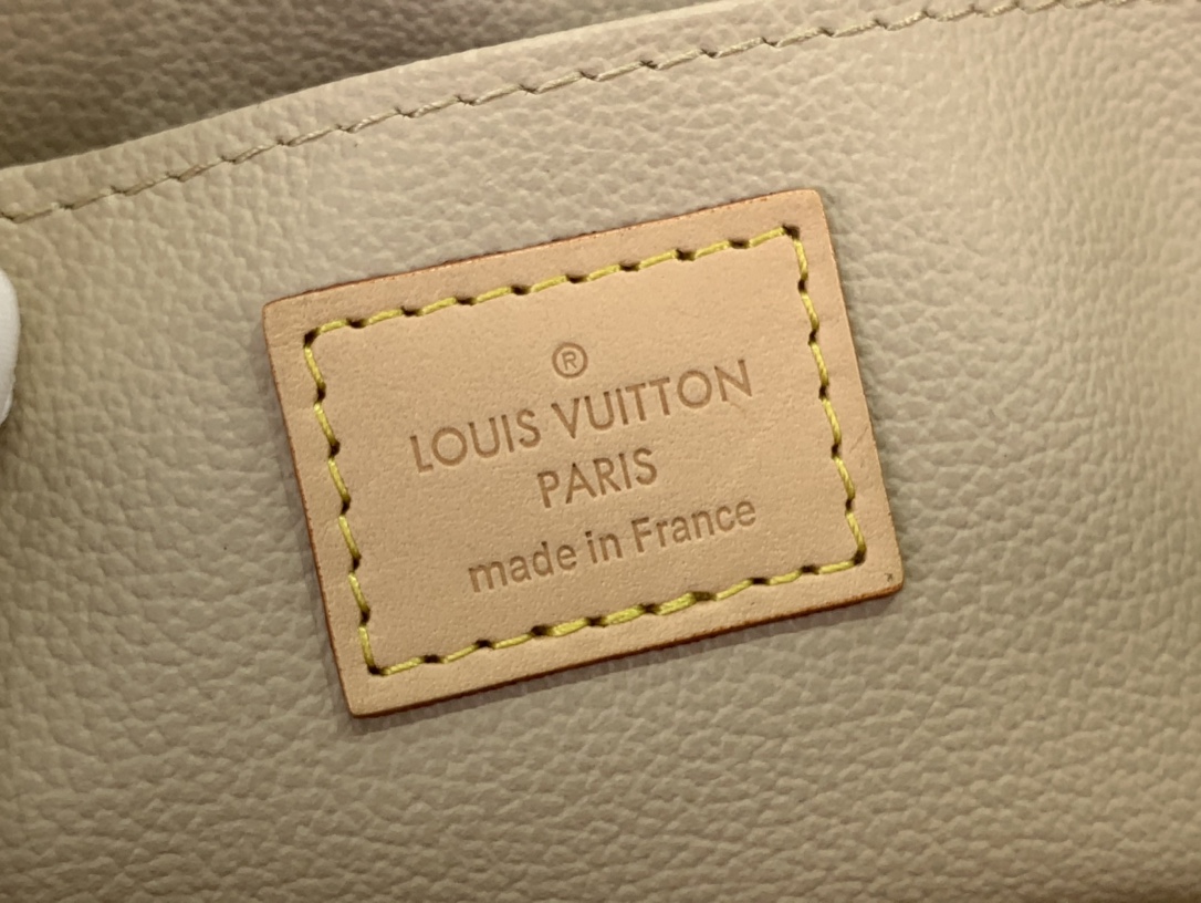 ルイヴィトン 化粧ポーチ 新作 Louis Vuitton ポシェット・コスメティック MM ダミエアズール M46579 ダミエ・アズール キャンバス ゴールド金具 - 画像 (2)