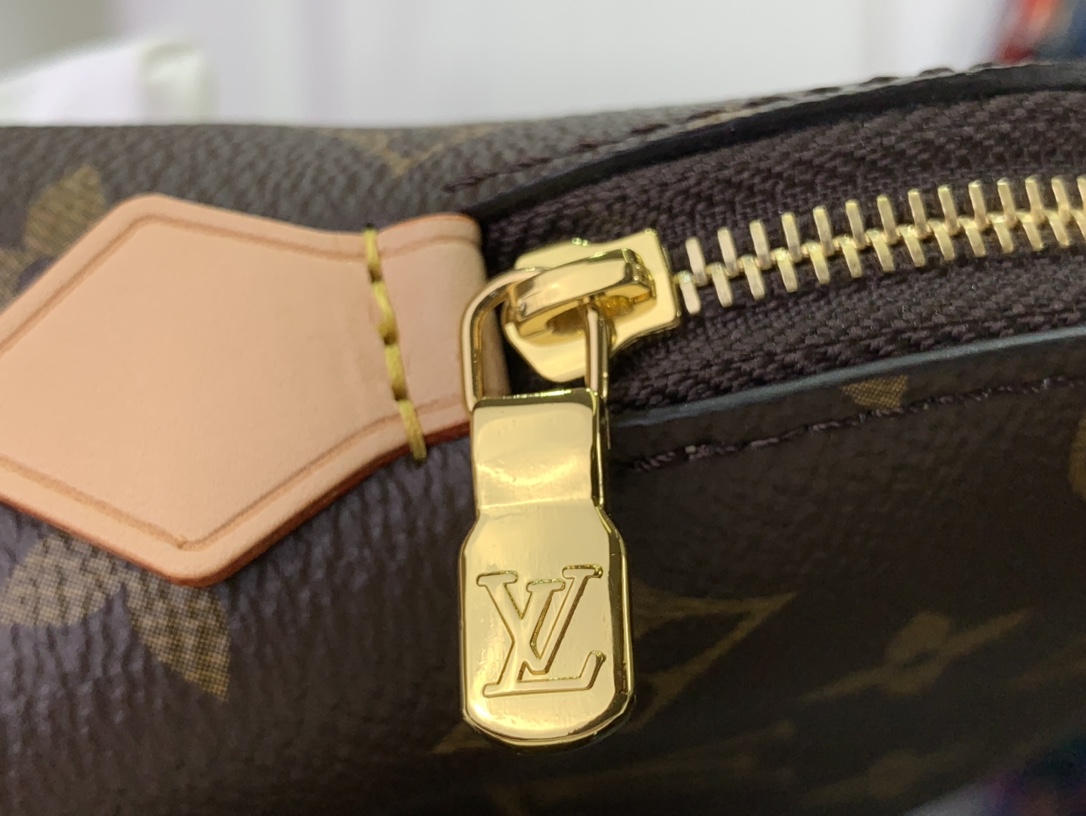 ルイヴィトン 化粧ポーチ 新作 Louis Vuitton ポシェット・コスメティック PM ダークブラウン M47515 モノグラム・キャンバス ゴールド金具 - 画像 (6)