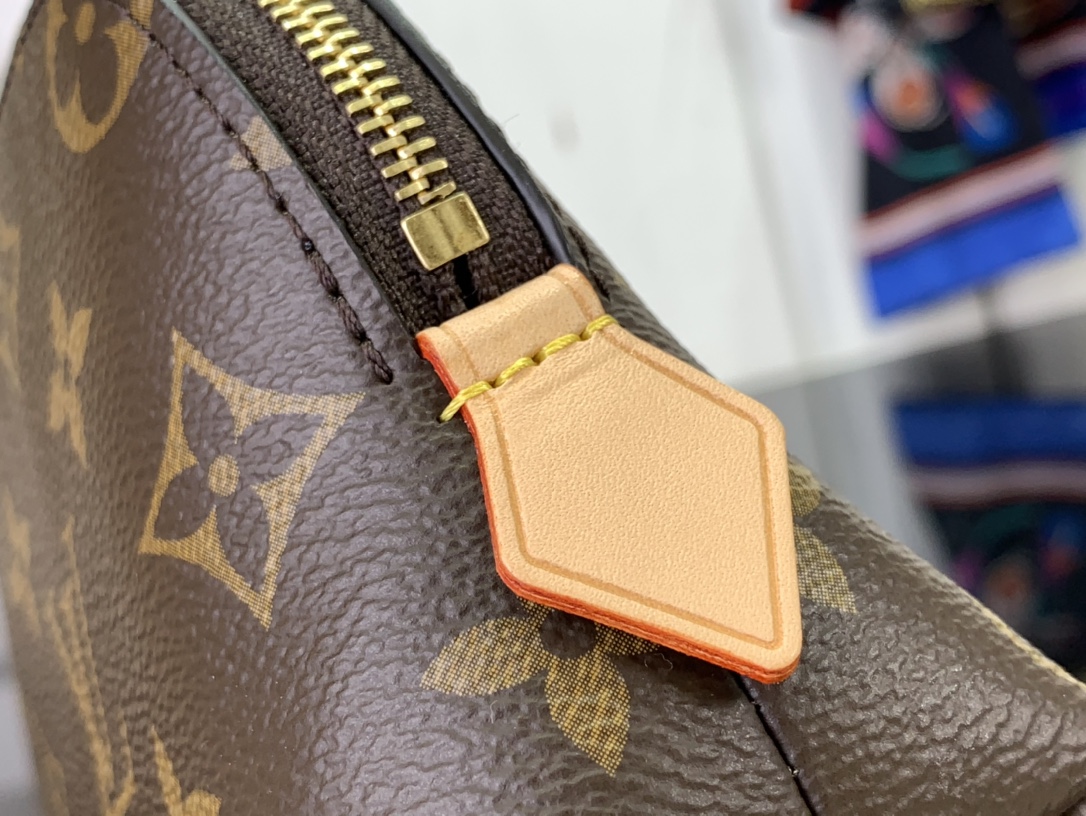 ルイヴィトン 化粧ポーチ 新作 Louis Vuitton ポシェット・コスメティック PM ダークブラウン M47515 モノグラム・キャンバス ゴールド金具 - 画像 (5)