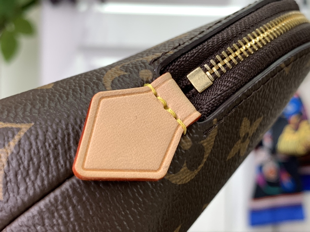 ルイヴィトン 化粧ポーチ 新作 Louis Vuitton ポシェット・コスメティック MM ダークブラウン M46579 モノグラム・キャンバス ゴールド金具 - 画像 (6)