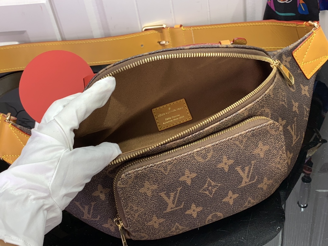 ルイヴィトン バムバッグ 新作 Louis Vuitton ラッシュ・バムバッグ ダークブラウン M11539 モノグラム・ダスト キャンバス ゴールド金具 - 画像 (3)