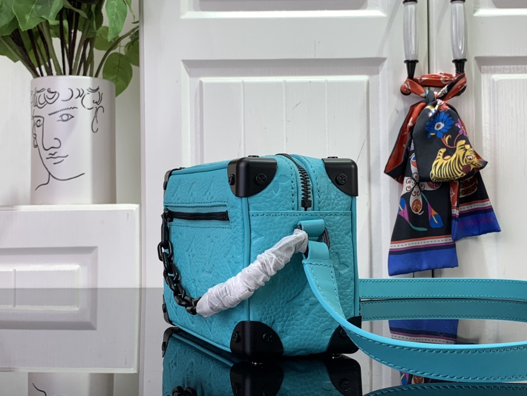 ルイヴィトン ショルダーバッグ 新作 Louis Vuitton ミニ・ソフトトランク ターコイズ M11673 牛革 ブラック金具 - 画像 (9)
