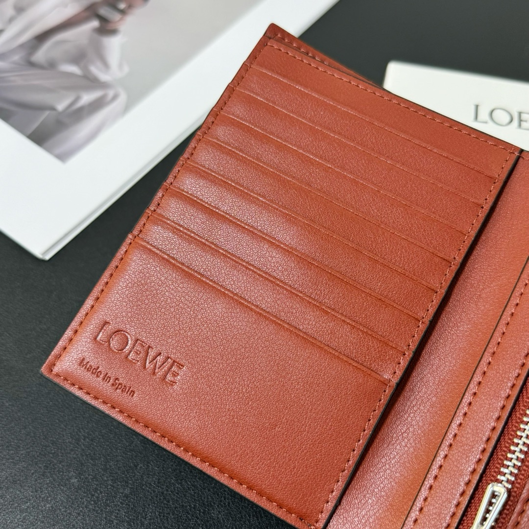 最高級ロエベスーパーコピー ロエベ財布コピー バーティカル ウォレット ミディアム アビスブルー C660S87X01 0011083763 ソフトグレインカーフ - 画像 (4)