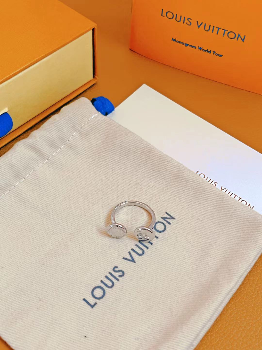 最高級ルイヴィトンスーパーコピー ルイヴィトン指輪コピー リング・LV スタッズ M1145M シルバー - 画像 (7)