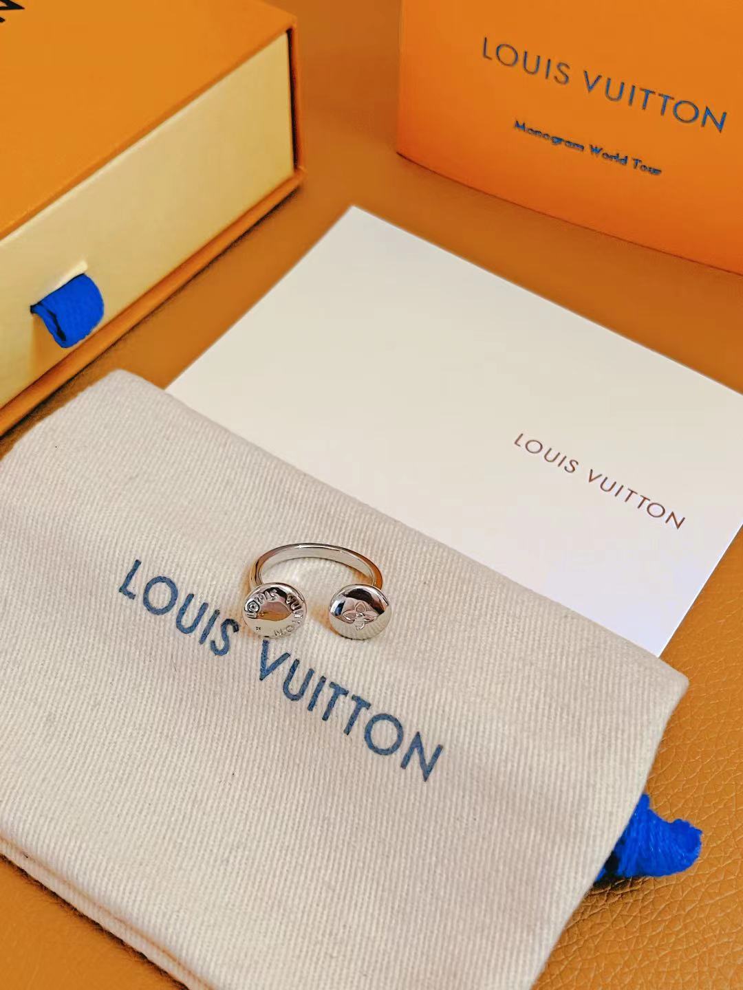 最高級ルイヴィトンスーパーコピー ルイヴィトン指輪コピー リング・LV スタッズ M1145M シルバー - 画像 (6)
