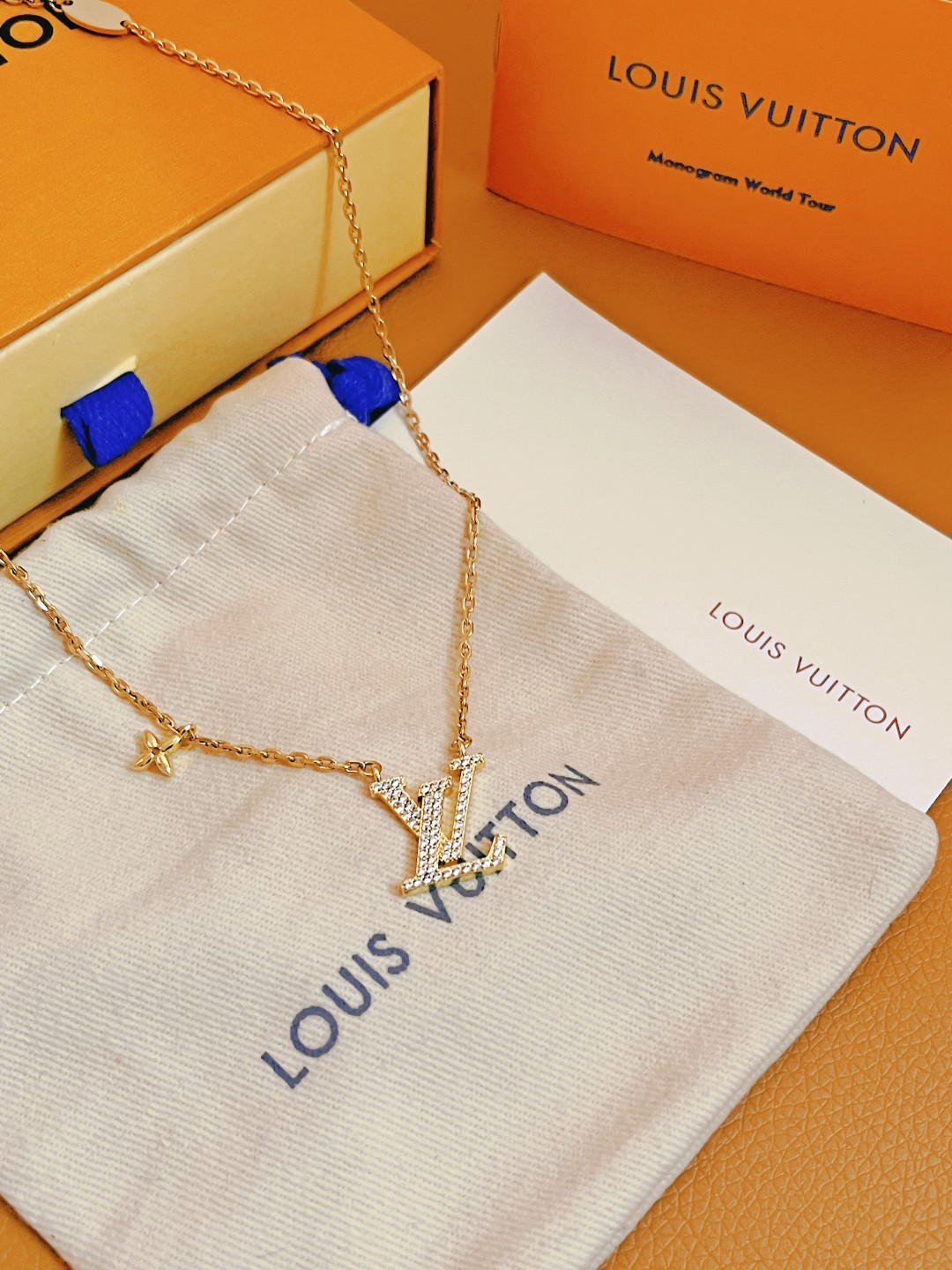 最高級ルイヴィトンスーパーコピー ルイヴィトンネックレスコピー ネックレス・LV アイコニック M00596 ゴールド - 画像 (6)