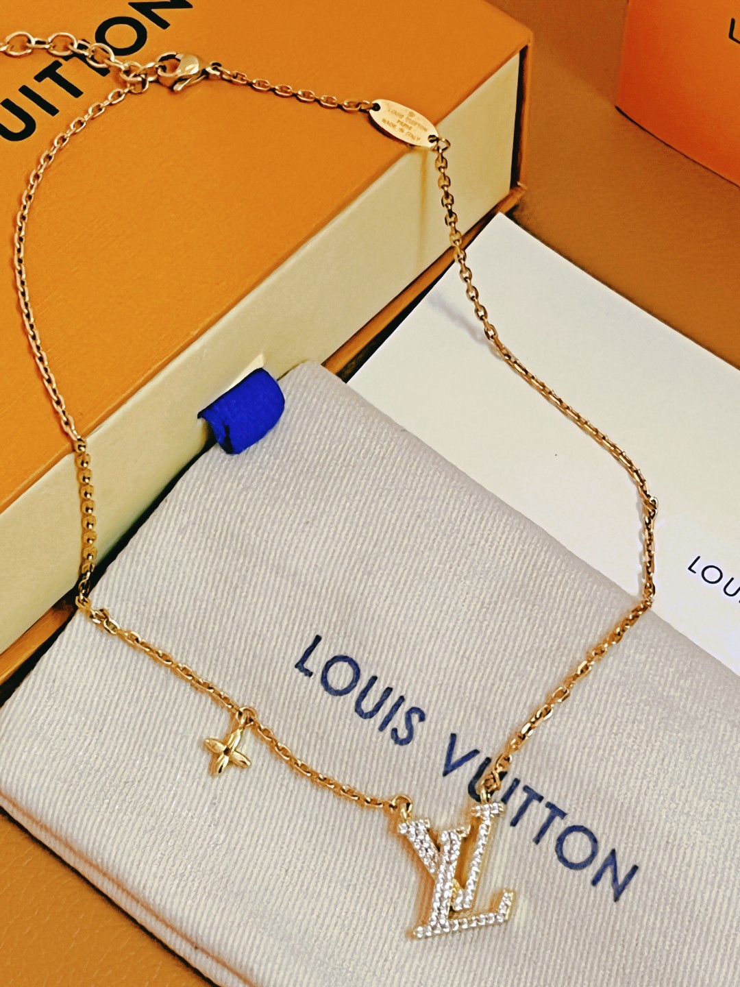 最高級ルイヴィトンスーパーコピー ルイヴィトンネックレスコピー ネックレス・LV アイコニック M00596 ゴールド - 画像 (5)