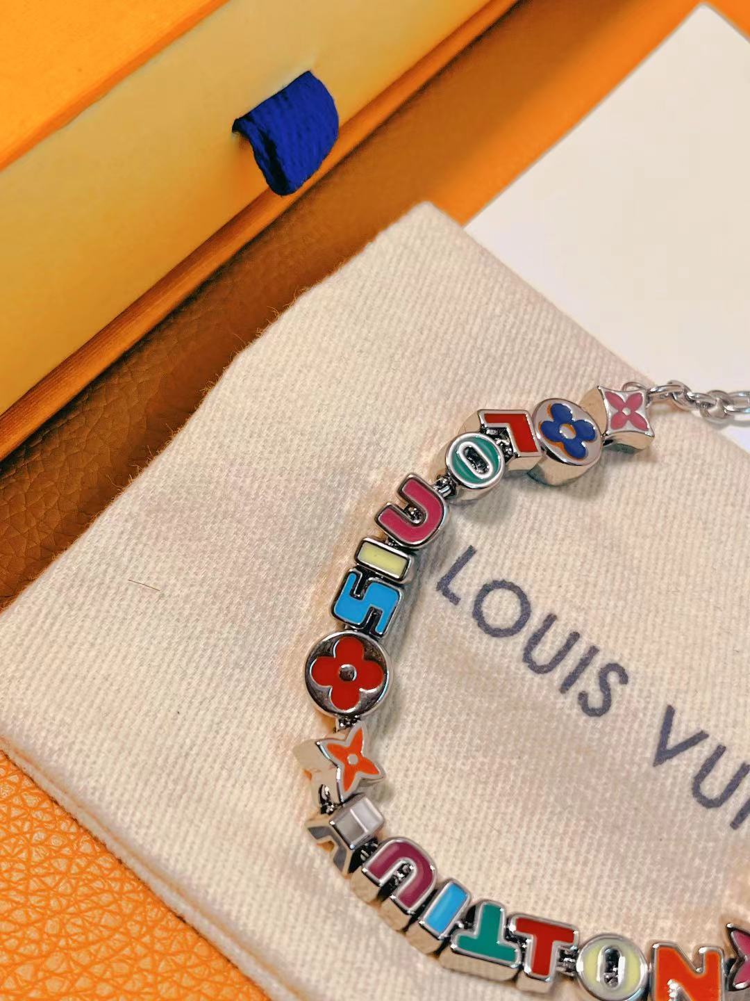 最高級ルイヴィトンスーパーコピー ルイヴィトンブレスレットコピー ブレスレット モノグラム MONOGRAM ブラスレ・モノグラム パーティー MP3282 マルチカラー - 画像 (4)